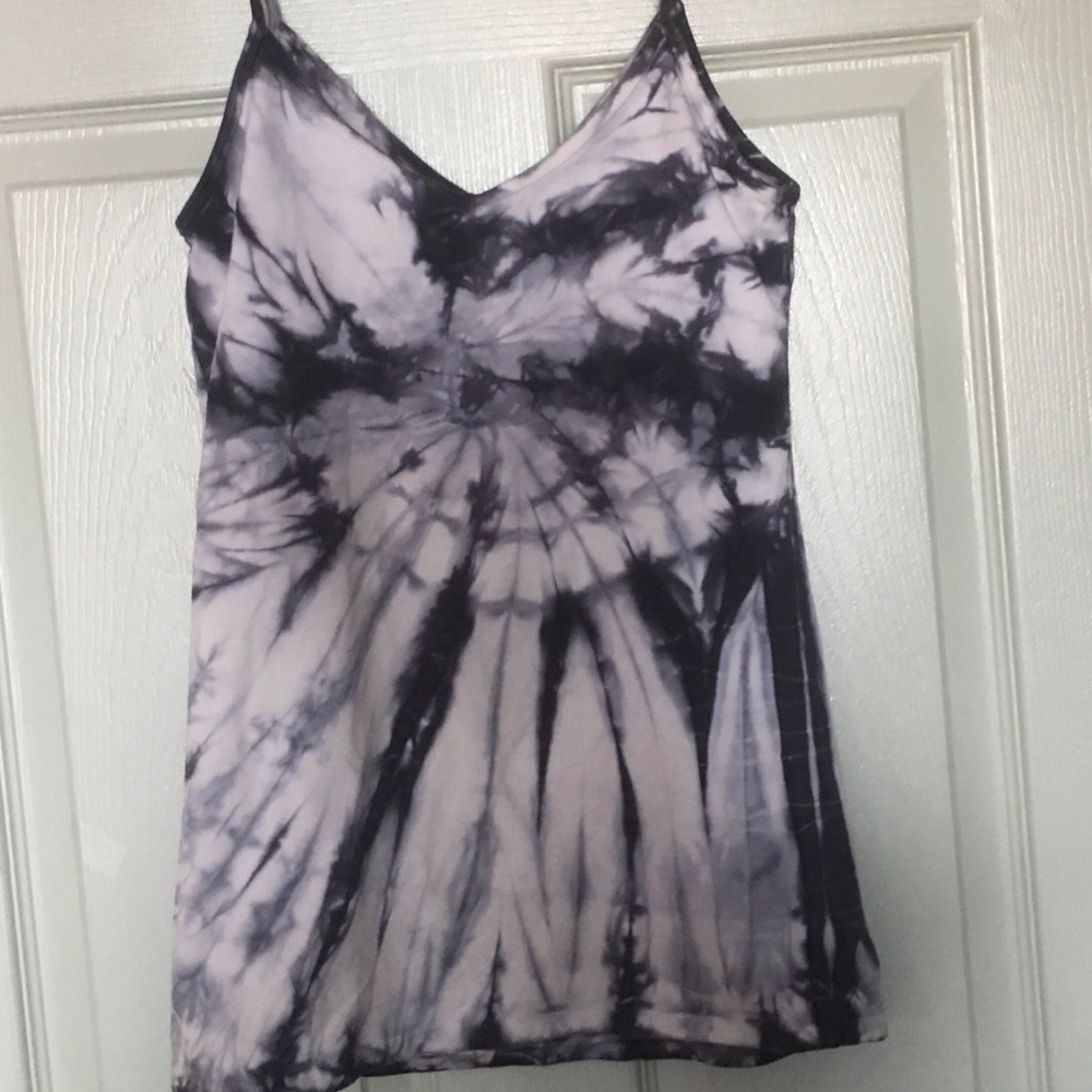 Tops - Picture 2 of 5